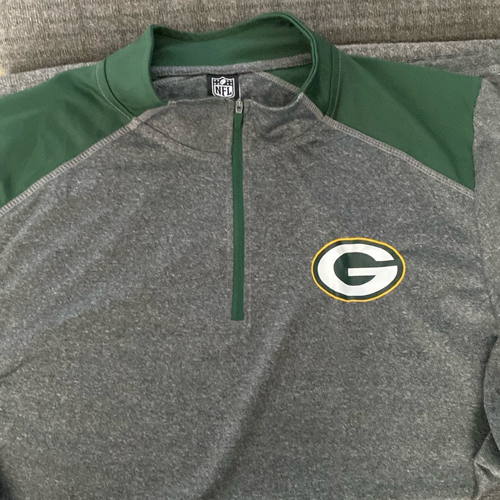 Green Bay Packer lightweight pull over 483